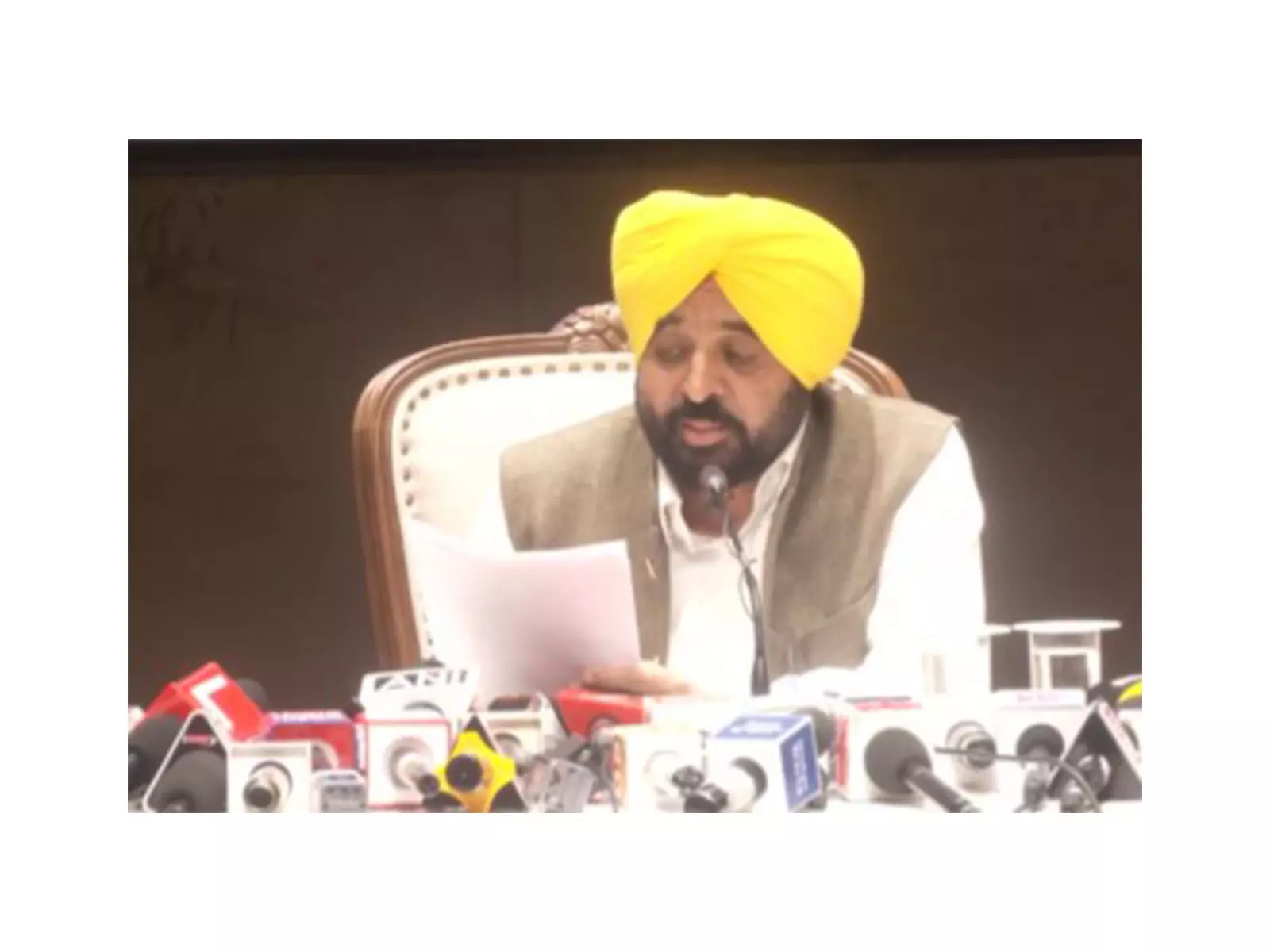 CM भगवंत मान बोले- ड्रग्स पर जीरो टॉलरेंस, 10 हजार से ज्यादा तस्कर गिरफ्तार CM भगवंत मान बोले- ड्रग्स पर जीरो टॉलरेंस, 10 हजार से ज्यादा तस्कर गिरफ्तार