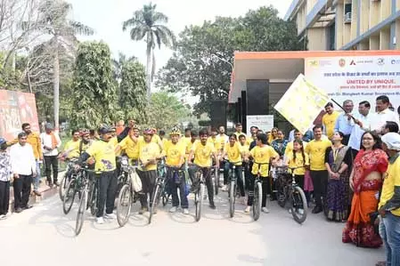 मेयर ने बाल कैंसर जागरूकता के लिए निकली साइकिल रैली में लिया भाग मेयर ने बाल कैंसर जागरूकता के लिए निकली साइकिल रैली में लिया भाग