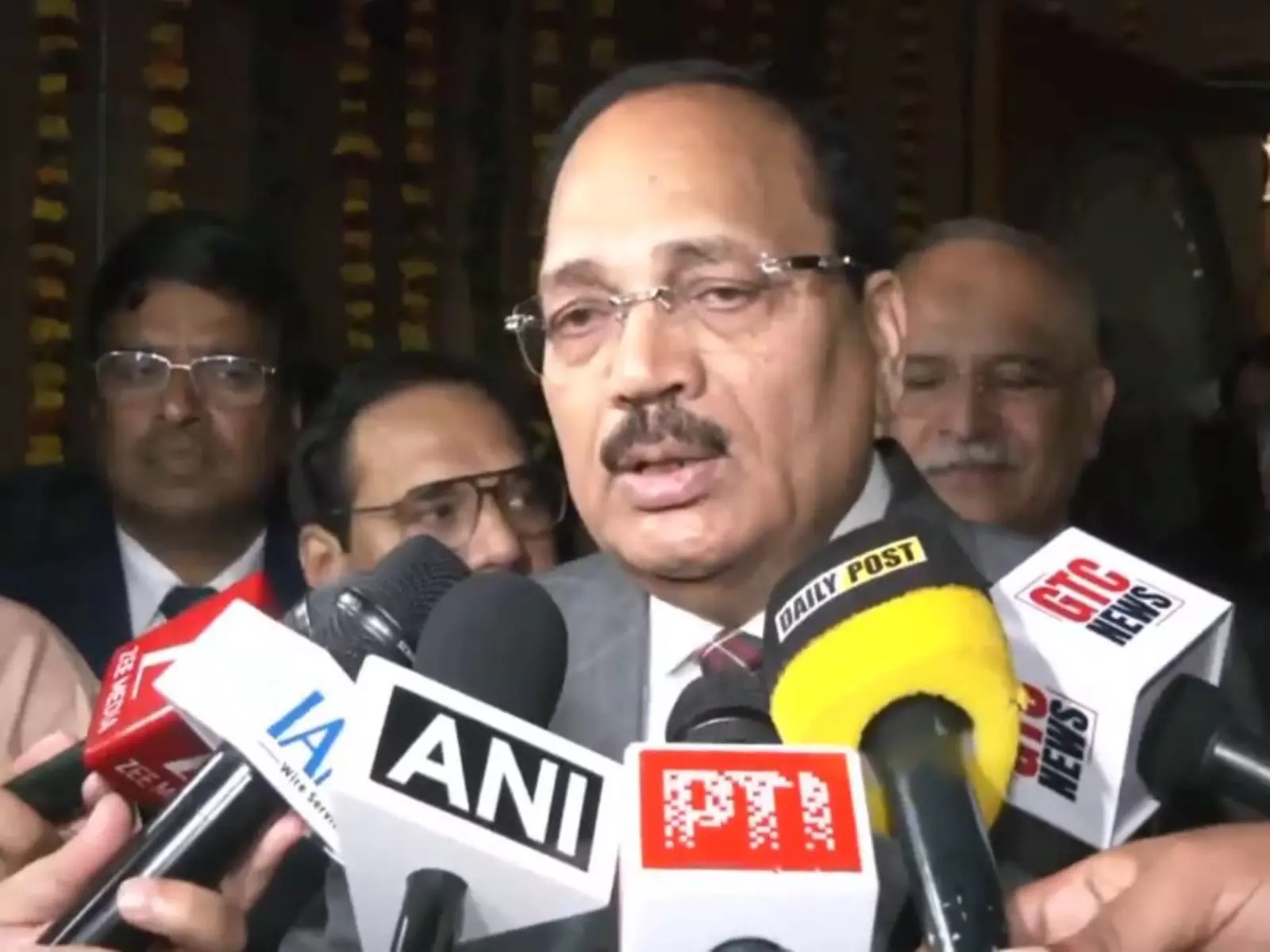 CJI सूर्यकांत ने सरकार और कानूनी सहायता पैनल में 50% महिलाओं के प्रतिनिधित्व की मांग की CJI सूर्यकांत ने सरकार और कानूनी सहायता पैनल में 50% महिलाओं के प्रतिनिधित्व की मांग की