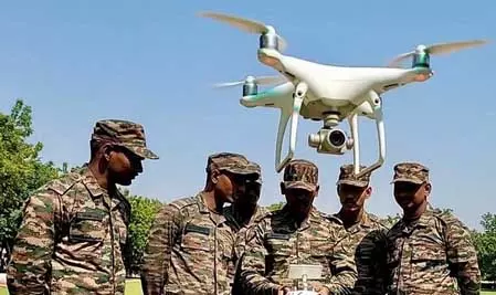 भारतीय सेना में बेसिक ड्रोन ट्रेनिंग पूरी, 2027 तक इंफेंट्री के जवान बनेंगे ‘ड्रोन वॉरियर’ भारतीय सेना में बेसिक ड्रोन ट्रेनिंग पूरी, 2027 तक इंफेंट्री के जवान बनेंगे ‘ड्रोन वॉरियर’