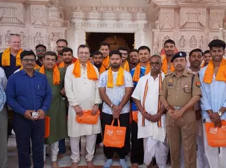 अयोध्या में आईपीएल की टीम ने टेका मत्था, श्री रामलला के दर्शन कर किया पूजन अयोध्या में आईपीएल की टीम ने टेका मत्था, श्री रामलला के दर्शन कर किया पूजन