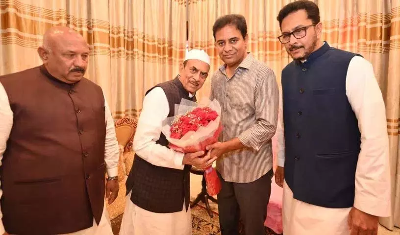 महमूद अली के आवास पर रमज़ान का जश्न; KTR हुए शामिल महमूद अली के आवास पर रमज़ान का जश्न; KTR हुए शामिल