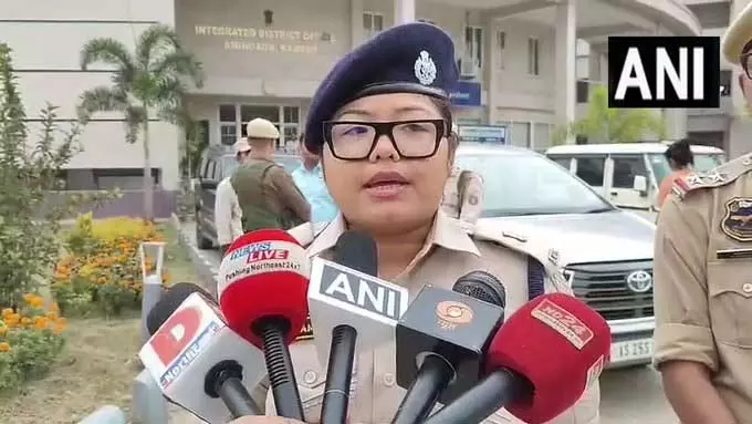 असम चुनाव के लिए सुरक्षा कड़ी, ASP पूनम पेगु ने किया स्थिति का जायजा असम चुनाव के लिए सुरक्षा कड़ी, ASP पूनम पेगु ने किया स्थिति का जायजा