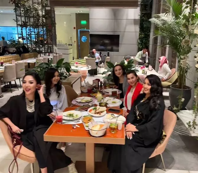 Saudi Arabia में प्रवासी महिलाएँ ईद-उल-फितर को सांस्कृतिक मेलजोल के साथ मना रही हैं Saudi Arabia में प्रवासी महिलाएँ ईद-उल-फितर को सांस्कृतिक मेलजोल के साथ मना रही हैं