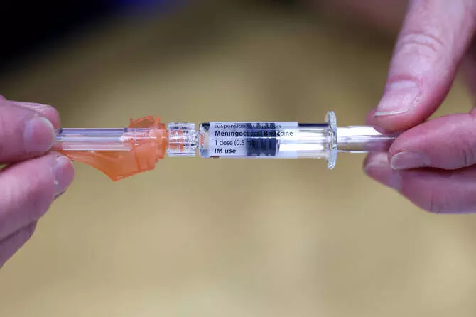 UK में मेनिनजाइटिस प्रकोप बढ़ा, 34 मामले सामने आए; केंट में वैक्सीन अभियान तेज UK में मेनिनजाइटिस प्रकोप बढ़ा, 34 मामले सामने आए; केंट में वैक्सीन अभियान तेज