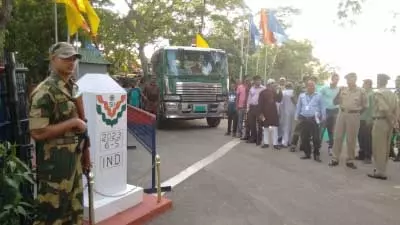 रिपोर्ट: आपूर्ति संकट के बीच बांग्लादेश के लिए भारत की अहमियत बढ़ी रिपोर्ट: आपूर्ति संकट के बीच बांग्लादेश के लिए भारत की अहमियत बढ़ी