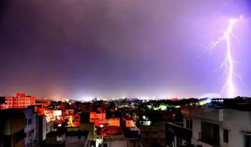 तेलंगाना एक हफ़्ते तक गरज-चमक के साथ बारिश और तेज़ हवाओं के लिए तैयार तेलंगाना एक हफ़्ते तक गरज-चमक के साथ बारिश और तेज़ हवाओं के लिए तैयार