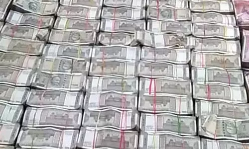 3 करोड़ कैश जब्त, बड़े कारोबारी आईटी की रडार में 3 करोड़ कैश जब्त, बड़े कारोबारी आईटी की रडार में