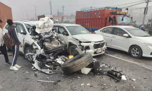 घना कोहरा, पानीपत में NH-44 पर 15 वाहन आपस में टकराए; 10 घायल घना कोहरा, पानीपत में NH-44 पर 15 वाहन आपस में टकराए; 10 घायल