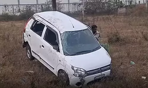 Redwood की तस्करी : वन विभाग ने फिल्मी अंदाज़ में खदेड़ा Redwood की तस्करी : वन विभाग ने फिल्मी अंदाज़ में खदेड़ा