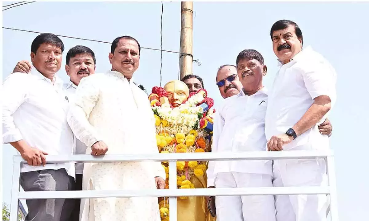 Andhra: स्वतंत्रता सेनानी पप्पुरु रामाचार्युलु को याद किया गया। Andhra: स्वतंत्रता सेनानी पप्पुरु रामाचार्युलु को याद किया गया।