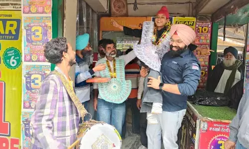 Ferozepur के बाल पुरस्कार विजेता ने 5 लाख रुपये की लॉटरी जीती Ferozepur के बाल पुरस्कार विजेता ने 5 लाख रुपये की लॉटरी जीती