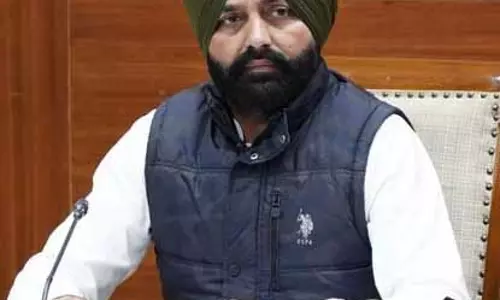 Laljit Bhullar और उनके पिता पर केस दर्ज, वेयरहाउसिंग अधिकारी की मौत से विवाद खड़ा हुआ Laljit Bhullar और उनके पिता पर केस दर्ज, वेयरहाउसिंग अधिकारी की मौत से विवाद खड़ा हुआ