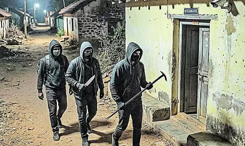 Karnataka : एक ही दिन में तीन घरों में चोरी Karnataka : एक ही दिन में तीन घरों में चोरी