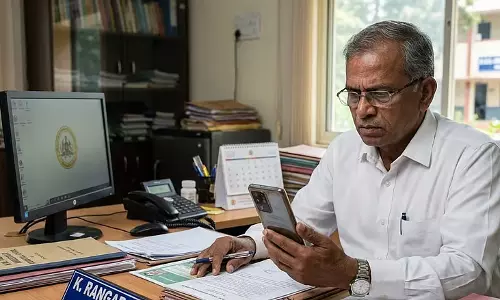 Devanahalli : ज़िला कलेक्टर के नाम पर पैसों की मांग, शिकायत दर्ज Devanahalli : ज़िला कलेक्टर के नाम पर पैसों की मांग, शिकायत दर्ज