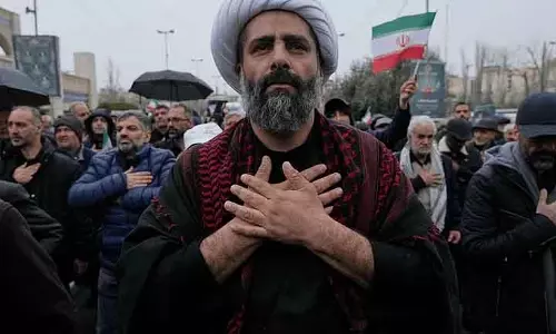 West Asia War: 22 देशों ने ईरान से होर्मुज़ खोलने का आग्रह, अमेरिकी हाउस स्पीकर ने कहा मिशन लगभग पूरा