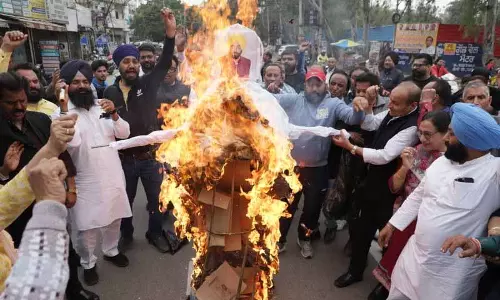 Jalandhar: वेयरहाउसिंग कॉर्पोरेशन के अधिकारी की आत्महत्या का मामला