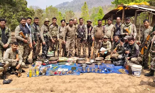 Kandhamal में नक्सल-विरोधी अभियान में बड़ी सफलता; दो ज़िंदा लैंडमाइन ज़ब्त, माओवादी कैंप नष्ट Kandhamal में नक्सल-विरोधी अभियान में बड़ी सफलता; दो ज़िंदा लैंडमाइन ज़ब्त, माओवादी कैंप नष्ट