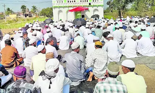 Khanapur : ईद-उल-फितर मनाया गया Khanapur : ईद-उल-फितर मनाया गया