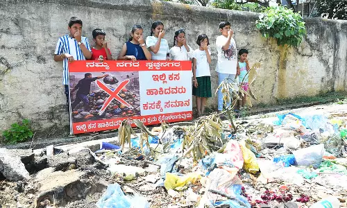 कचरे के ढेर: Haveri में विशेष अभियान, निवासियों के लिए बच्चों का सबक कचरे के ढेर: Haveri में विशेष अभियान, निवासियों के लिए बच्चों का सबक