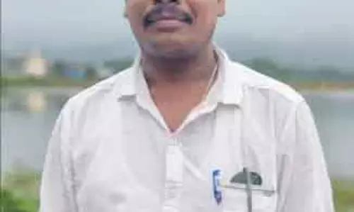 Odisha में बस में आग, विधायक और 36 यात्री बाल-बाल बचे Odisha में बस में आग, विधायक और 36 यात्री बाल-बाल बचे