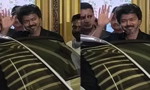Thalapathy Vijay मुंबई में एटली और उनकी पत्नी प्रिया के दूसरे बेबी शावर में शामिल हुए Thalapathy Vijay मुंबई में एटली और उनकी पत्नी प्रिया के दूसरे बेबी शावर में शामिल हुए