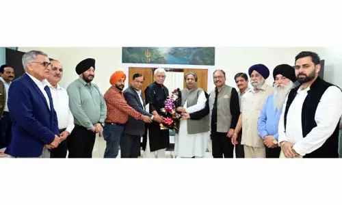 JAMMU: कांग्रेस प्रतिनिधिमंडल ने LG से मुलाक़ात की, ज्ञापन सौंपा JAMMU: कांग्रेस प्रतिनिधिमंडल ने LG से मुलाक़ात की, ज्ञापन सौंपा