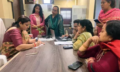 प्रिया ने महिलाओं के लिए Janata Darbar आयोजित किया, मौके पर ही शिकायतों का समाधान किया प्रिया ने महिलाओं के लिए Janata Darbar आयोजित किया, मौके पर ही शिकायतों का समाधान किया