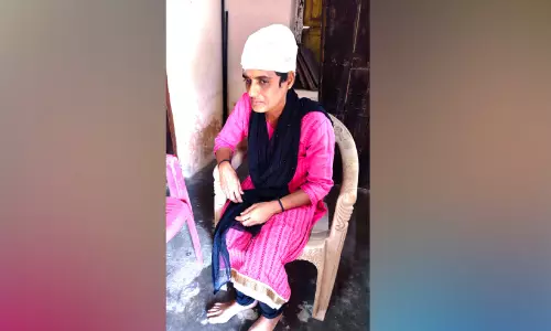 Kerala ; दिव्यांग लॉटरी विक्रेता बाइक दुर्घटना में घायल Kerala ; दिव्यांग लॉटरी विक्रेता बाइक दुर्घटना में घायल