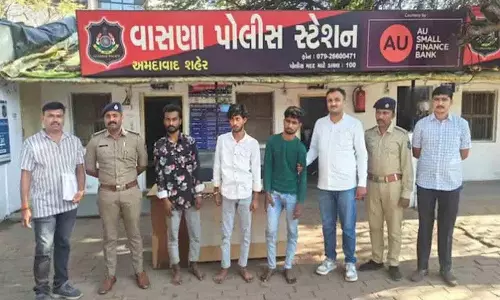 गुजरात के अहमदाबाद में लड़कियों को होटल बुलाने के लिए Fake Aadhaar Card बनाने की साज़िश में 3 लोग गिरफ़्तार गुजरात के अहमदाबाद में लड़कियों को होटल बुलाने के लिए Fake Aadhaar Card बनाने की साज़िश में 3 लोग गिरफ़्तार