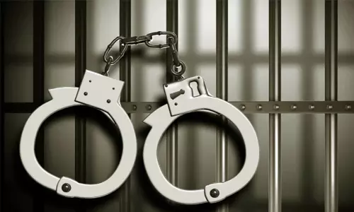 POCSO मामले में ऑटो चालक गिरफ्तार POCSO मामले में ऑटो चालक गिरफ्तार