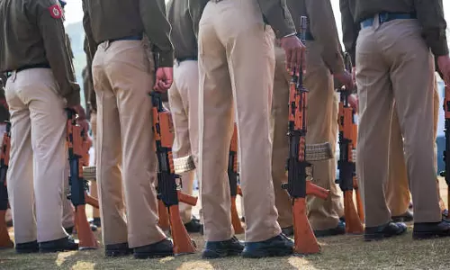 ULFA(I) उग्रवादियों ने असम पुलिस कैंप पर हमला किया, 4 जवान घायल ULFA(I) उग्रवादियों ने असम पुलिस कैंप पर हमला किया, 4 जवान घायल