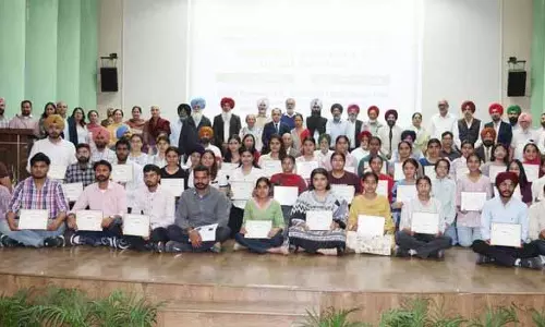 Ludhiana: 72 UG छात्रों को छात्रवृत्तियाँ प्रदान की गईं Ludhiana: 72 UG छात्रों को छात्रवृत्तियाँ प्रदान की गईं