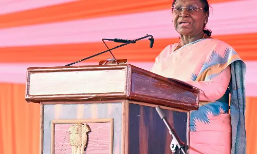 राष्ट्रपति Murmu ने बिहार दिवस की शुभकामनाओं में सुनहरे भविष्य की उम्मीद जताई