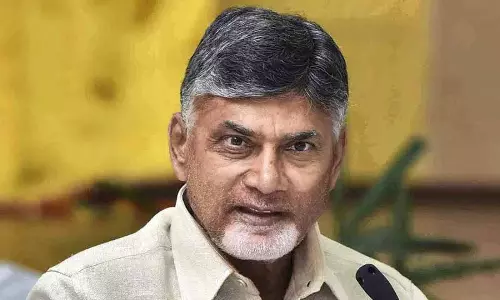 वैश्विक संघर्षों का आंध्र के उत्पादों की मार्केटिंग पर पड़ रहा असर: Chandrababu Naidu वैश्विक संघर्षों का आंध्र के उत्पादों की मार्केटिंग पर पड़ रहा असर: Chandrababu Naidu