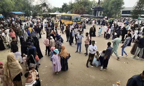 Eid-ul-Fitr पर शहर के पार्कों और ऐतिहासिक स्थलों पर उमड़ी भारी भीड़