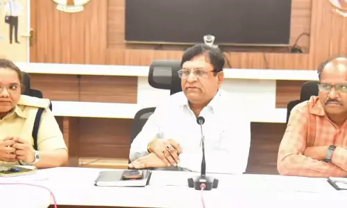 Andhra Pradesh में अवैध मछली पकड़ने पर रोक के लिए हाई-सिक्योरिटी पेट्रोलिंग बोट्स तैनात Andhra Pradesh में अवैध मछली पकड़ने पर रोक के लिए हाई-सिक्योरिटी पेट्रोलिंग बोट्स तैनात