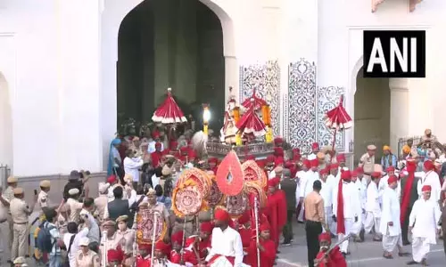 जयपुर में शाही सवारी के साथ गणगौर उत्सव का समापन जयपुर में शाही सवारी के साथ गणगौर उत्सव का समापन