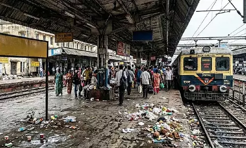 Sealdah division का सबसे गंदा स्टेशन कौन सा है? देखें कि क्या आप भी इसी स्टेशन पर उतरते Sealdah division का सबसे गंदा स्टेशन कौन सा है? देखें कि क्या आप भी इसी स्टेशन पर उतरते