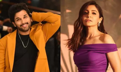Anushka Sharma अल्लू अर्जुन की फ़िल्म से टॉलीवुड में डेब्यू करने की तैयारी में Anushka Sharma अल्लू अर्जुन की फ़िल्म से टॉलीवुड में डेब्यू करने की तैयारी में