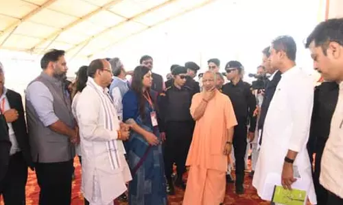 सीएम योगी ने जेवर एयरपोर्ट के लोकार्पण की तैयारी का लिया जायजा सीएम योगी ने जेवर एयरपोर्ट के लोकार्पण की तैयारी का लिया जायजा