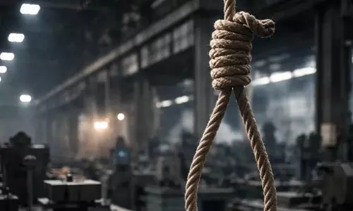ऑर्डनेंस फैक्ट्री में मानसिक तनाव की त्रासदी, चार्जमैन ने लगाई फांसी