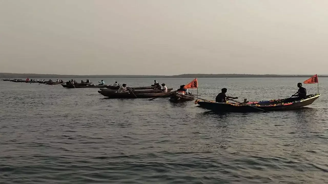 आज गंगरेल बांध में नौकायान उत्सव आज गंगरेल बांध में नौकायान उत्सव