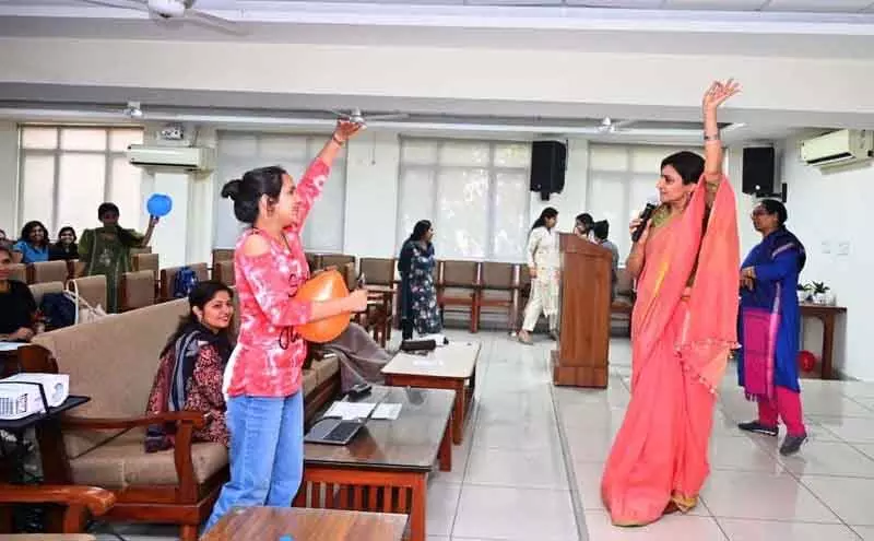 Rohtak महर्षि दयानंद विश्वविद्यालय ने अंतर्राष्ट्रीय प्रसन्नता दिवस पर कार्यशाला आयोजित की Rohtak महर्षि दयानंद विश्वविद्यालय ने अंतर्राष्ट्रीय प्रसन्नता दिवस पर कार्यशाला आयोजित की