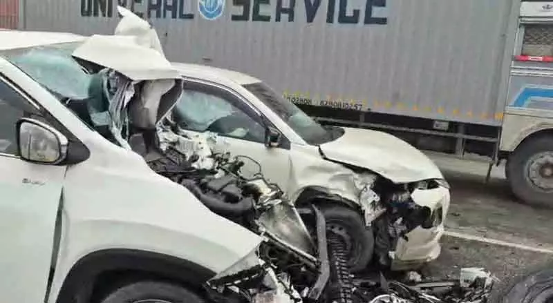 Panipat में NH-44 फ्लाईओवर पर घने कोहरे में 15 वाहनों की टक्कर, 10 घायल Panipat में NH-44 फ्लाईओवर पर घने कोहरे में 15 वाहनों की टक्कर, 10 घायल