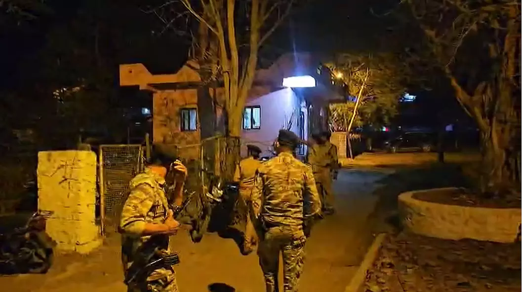 MP : गुना कैश सेटलमेंट मामले में चार पुलिसकर्मी निलंबित MP : गुना कैश सेटलमेंट मामले में चार पुलिसकर्मी निलंबित