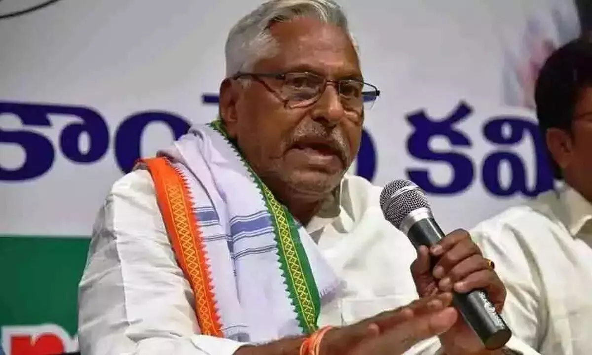 Telangana: कांग्रेस के संपर्क के बावजूद जीवन रेड्डी एग्जिट प्लान पर कायम हैं Telangana: कांग्रेस के संपर्क के बावजूद जीवन रेड्डी एग्जिट प्लान पर कायम हैं
