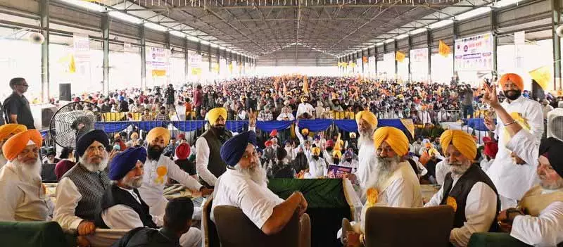 Sukhbir ने रणजीत सागर बांध पर 50,000 करोड़ रुपये का पर्यटन केंद्र बनाने का वादा किया Sukhbir ने रणजीत सागर बांध पर 50,000 करोड़ रुपये का पर्यटन केंद्र बनाने का वादा किया