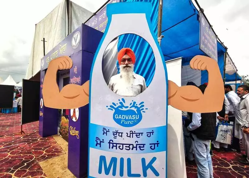 Ludhiana में पशु पालन मेले के समापन पर AI चैटबॉट और मोबाइल ऐप लॉन्च किया गया Ludhiana में पशु पालन मेले के समापन पर AI चैटबॉट और मोबाइल ऐप लॉन्च किया गया
