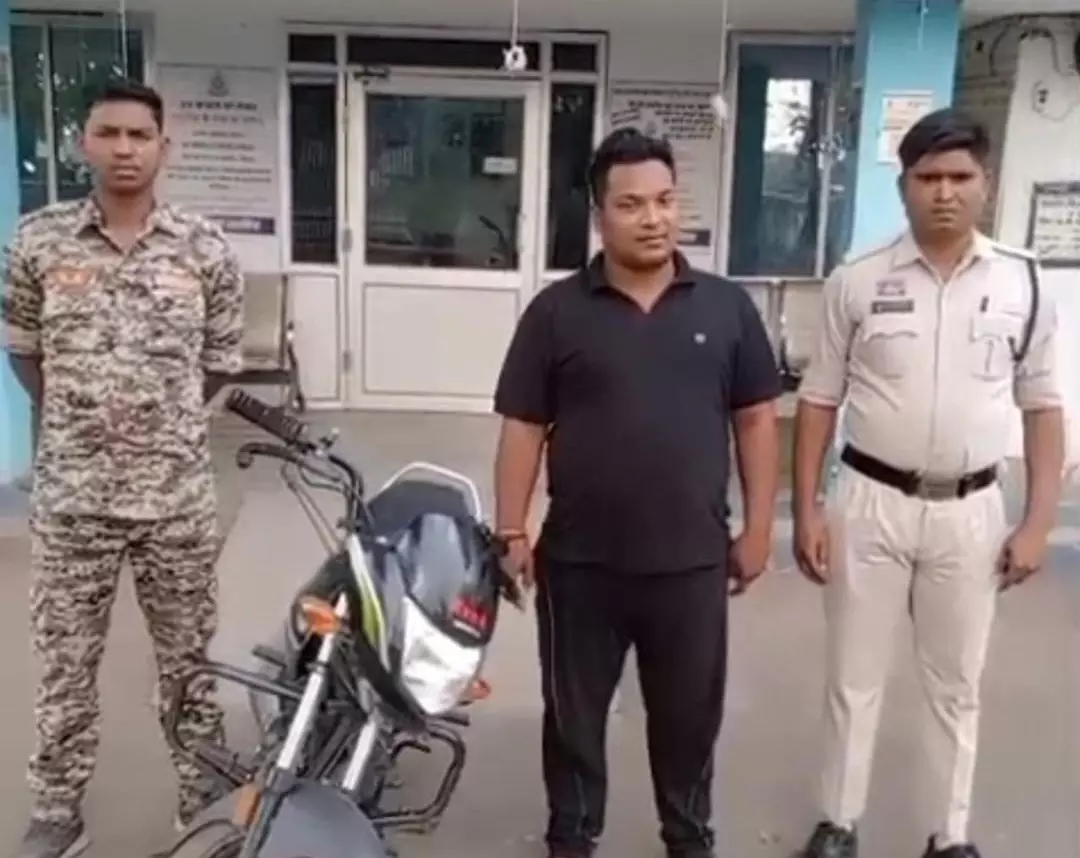 ट्रेलर चालक से लूटपाट मामले में पुलिस की त्वरित कार्रवाई, आरोपी गिरफ्तार ट्रेलर चालक से लूटपाट मामले में पुलिस की त्वरित कार्रवाई, आरोपी गिरफ्तार